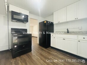 Building Photo - Newly renovated 2 bed, 1 bath