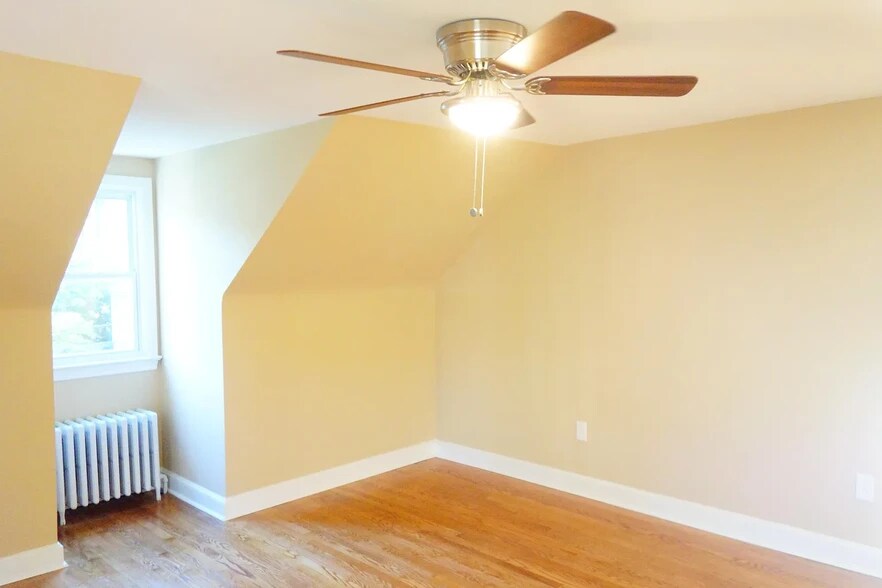 Building Photo - 910 Kennebec Ave