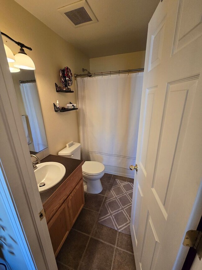 Building Photo - Spacious 5B/3B with Finished Basement Now Available!