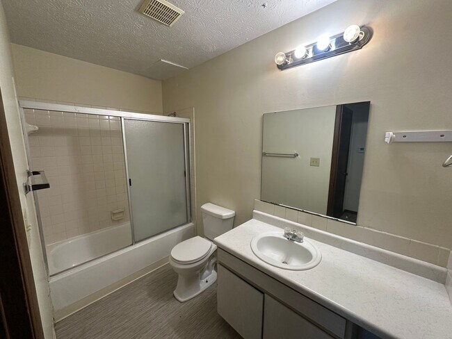 Building Photo - 1202 19th St