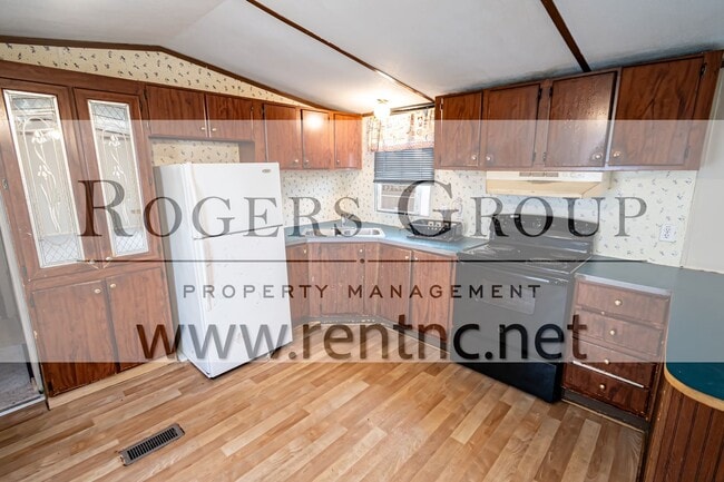 Building Photo - 112 Enchanted Dr