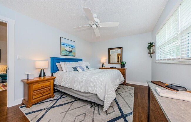 Building Photo - 601 N Hercules Ave