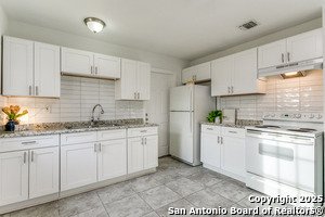 Building Photo - 816 Hickory Hill Dr