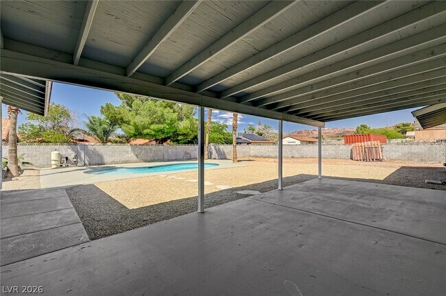 Building Photo - 1580 Quarter Horse Dr