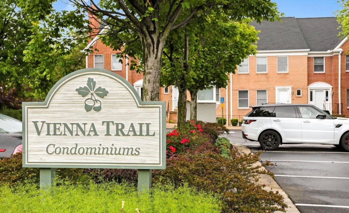 Building Photo - 203A Locust St SE