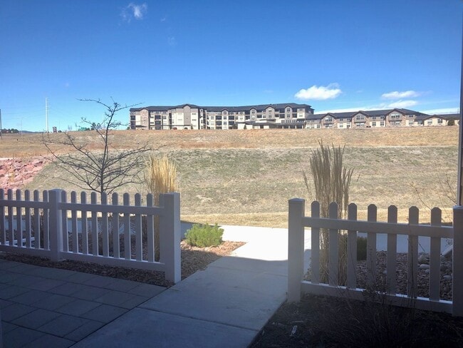 Building Photo - BEAUTIFUL 3-BEDROOM TOWNHOME IN AWARD-WINNING WOLF RANCH - Security Deposit Waiver Available