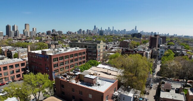 Building Photo - 1014 W George St
