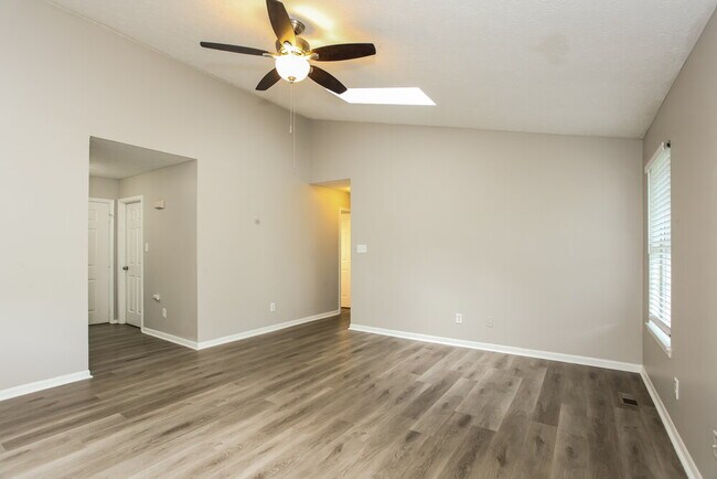 Building Photo - 7825 Jaclyn Dr
