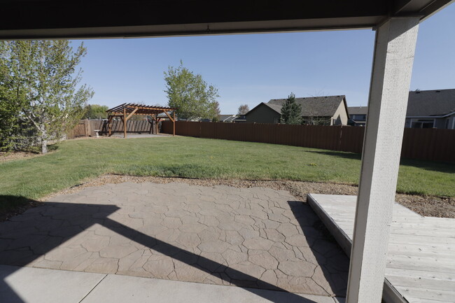 Building Photo - Charming 3-Bedroom Home with Designer Touc...
