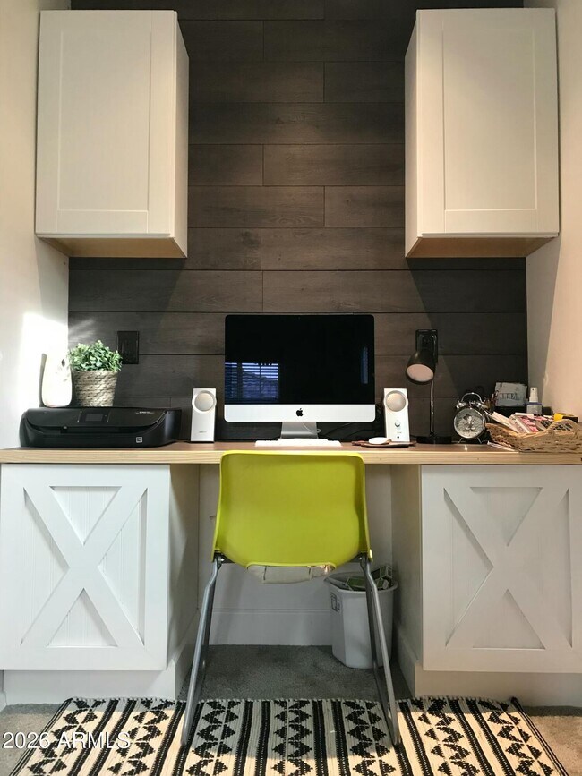 Building Photo - 4740 E Tierra Buena Ln