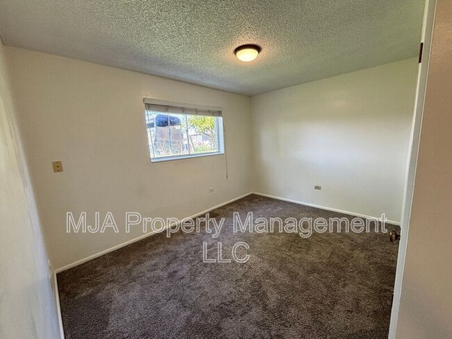 Building Photo - 1428 W 300 N