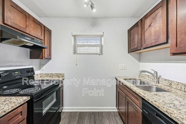 Building Photo - 1097 Westview Dr SW