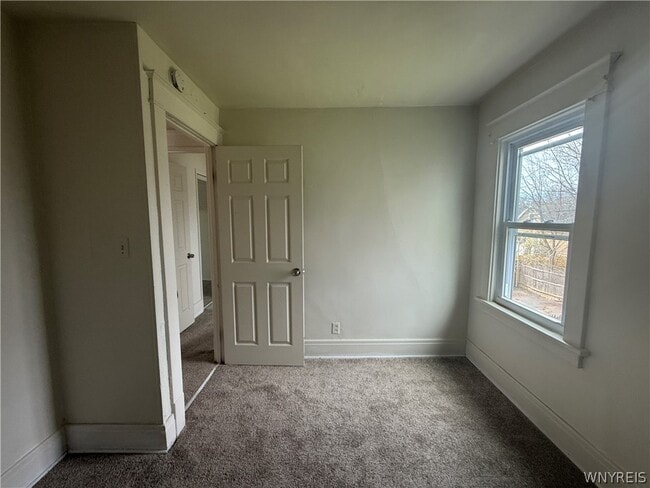 Building Photo - 216 Newburgh Ave