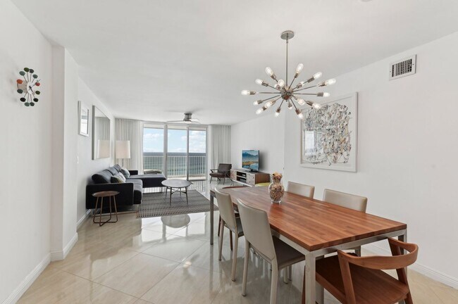Building Photo - 3580 S Ocean Blvd