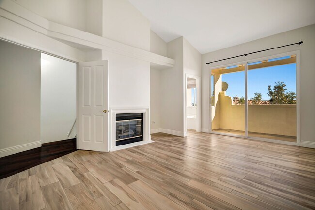 Building Photo - 6463 Zuma View Pl