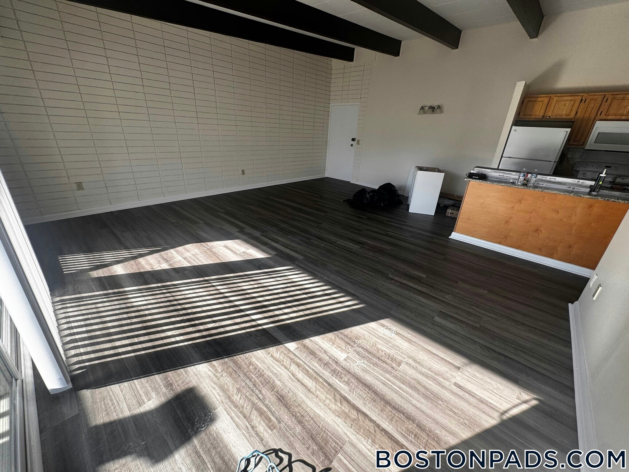 Building Photo - 16 Westgate Dr