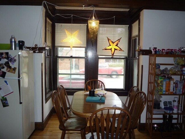 Building Photo - Broom &amp; Wash, LLC 404WW
