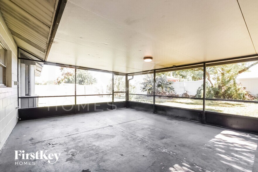 Building Photo - 409 Seville Ave