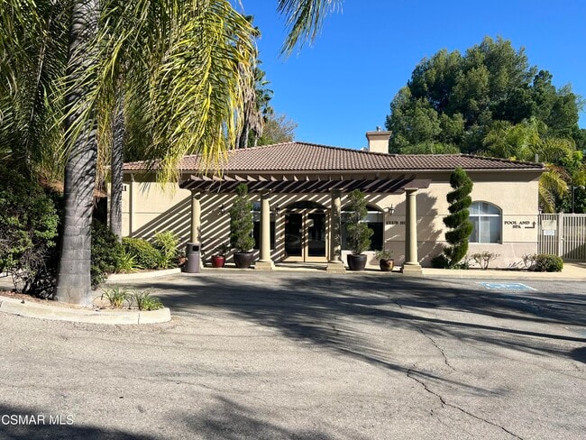 Building Photo - 5210 Premiere Hls Dr