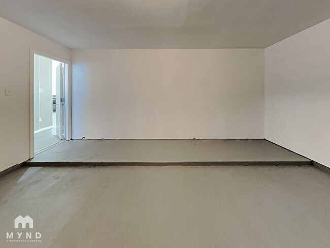 Building Photo - 14906 Sparks Ct