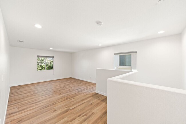 Building Photo - Beautiful Two-Story Home with Spacious Open Floor Plan!
