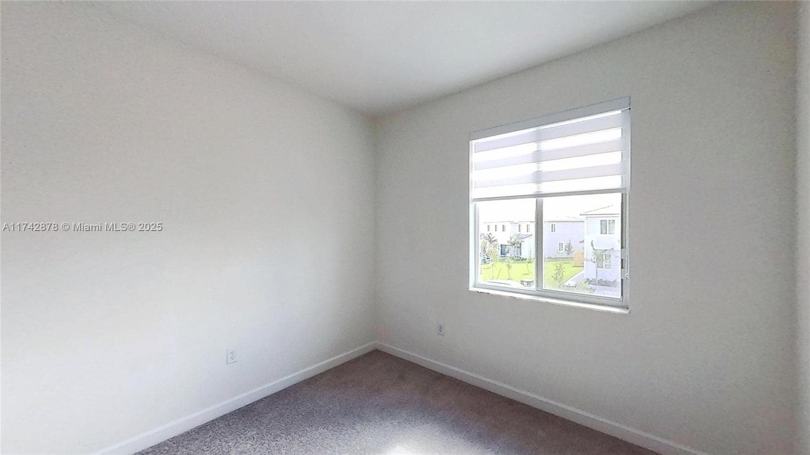 Building Photo - 631 SE 13th Street Cir