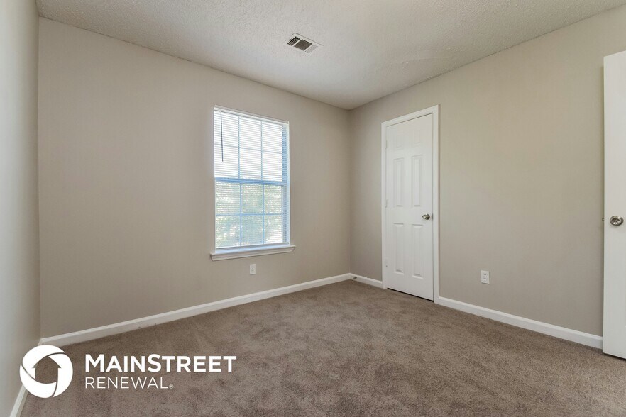 Building Photo - 497 Eagles Crossing Cir