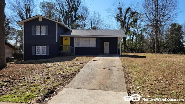Building Photo - 131 Oak Dr SW