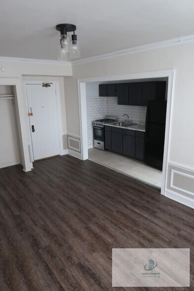 Building Photo - 5301 N Ashland Ave