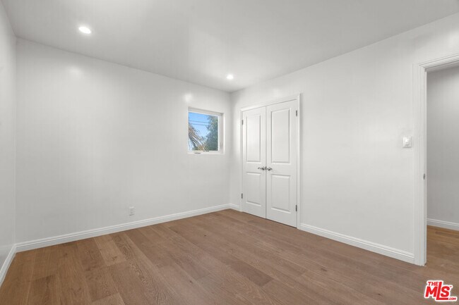 Building Photo - 616 Sunset Ave