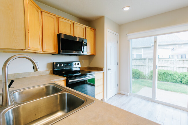 Building Photo - 3971 E Golden Eagle Rd