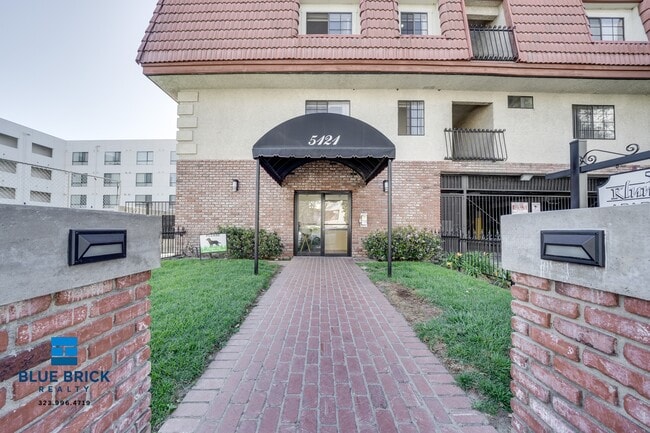 Building Photo - 5121 Klump Ave