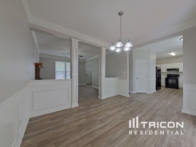 Building Photo - 9020 Country Barn Ct