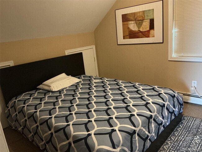 Building Photo - 12 E John St