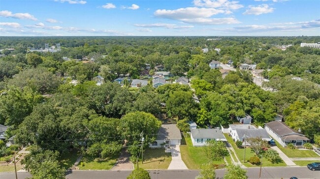 Building Photo - 309 W South Ave