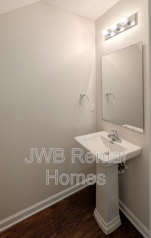 Building Photo - 6502 Timmerman Ct