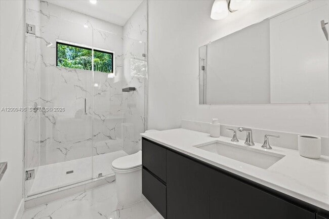 Building Photo - 12120 Rhino Oaks Dr