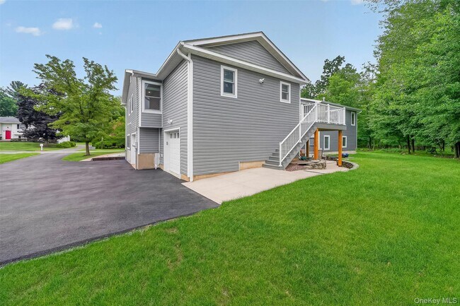 Building Photo - 234 Betsy Ross Dr