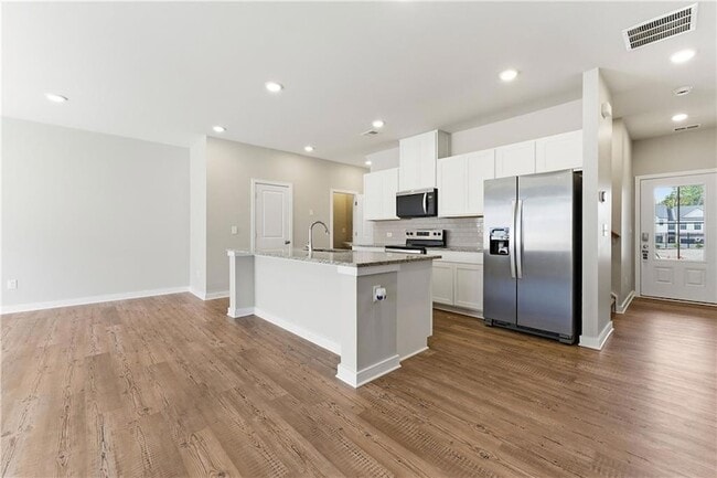 Building Photo - 1905 Westwind St