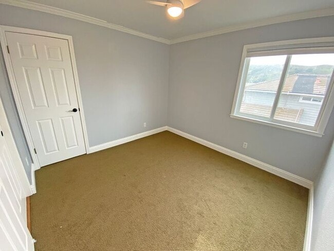 Building Photo - 6279 Skywalker Dr