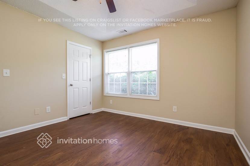 Building Photo - 317 Dreamland Ct