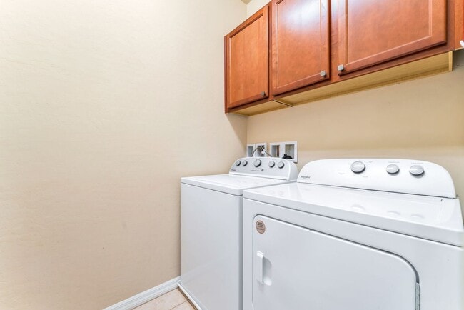 Building Photo - Charming Home in a Prime Southwest Las Vegas Location!