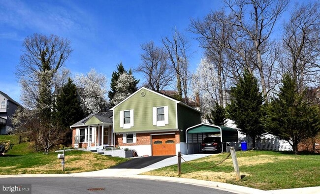 Building Photo - 3150 Beethoven Way