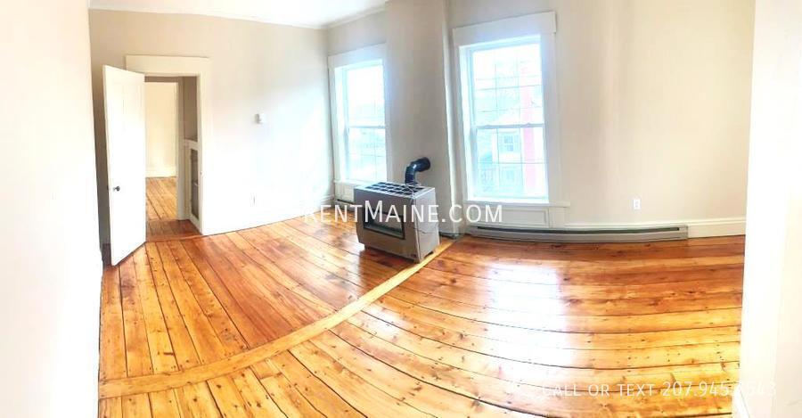 Building Photo - 3 Cushing St