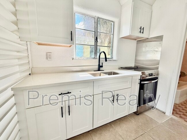 Building Photo - 7960 Boca Ciega Dr