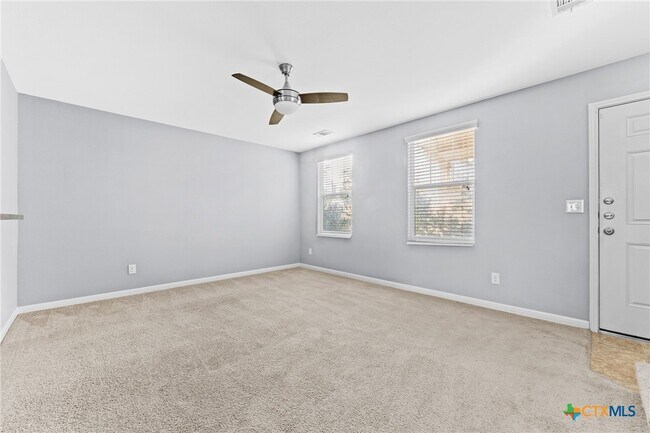 Building Photo - 320 Trestle Tree