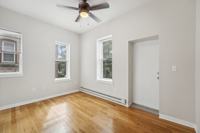 Building Photo - 4300 Chestnut St