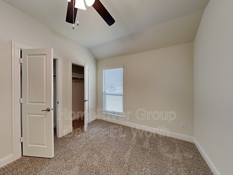 Building Photo - 11200 Glover Ln