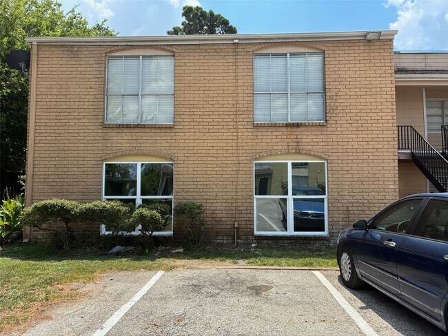 Building Photo - 6200 W Tidwell Rd