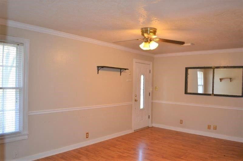 Building Photo - 103 Verna St